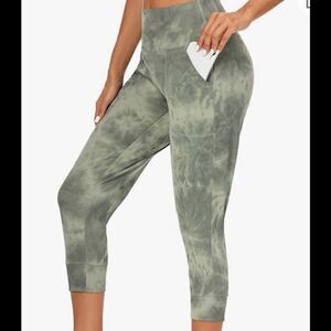 OALKA green tie dye capris leggings joggers size XS